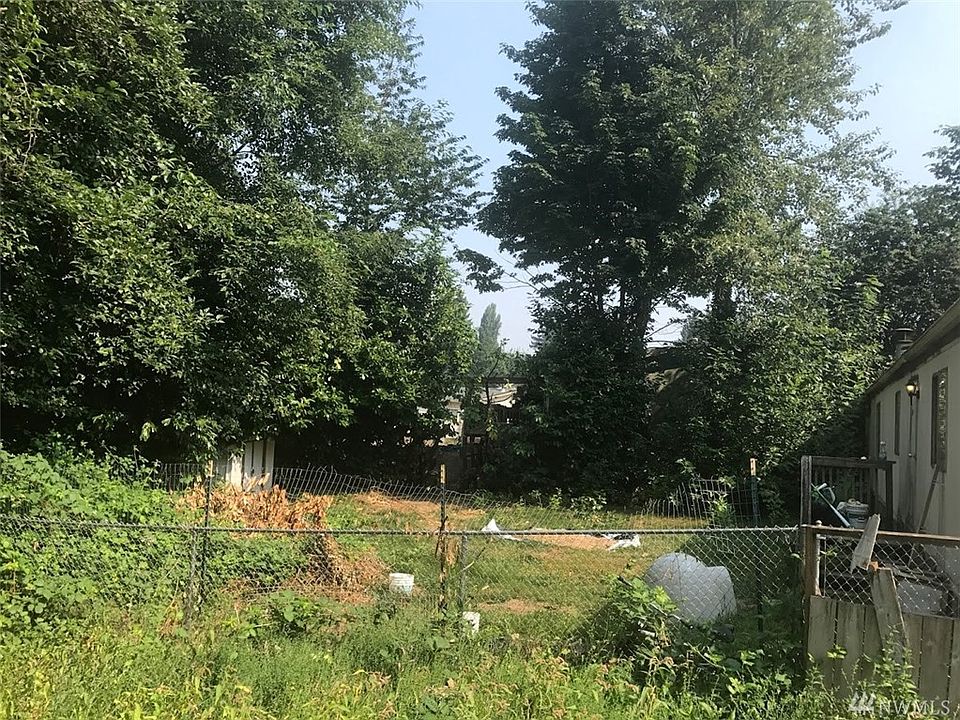 2nd image of 15820 84th Ave E