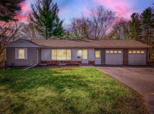 11939 James Rd, Minnetonka, MN 55343