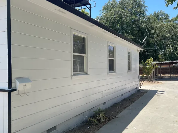 1322 Catalpa Way, Bakersfield, CA 93306