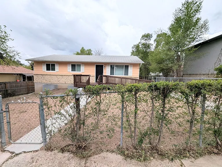 2511 Launcelot Ct — Photo 2