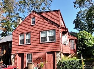27 Hill Rd, East Lyme, CT 06333