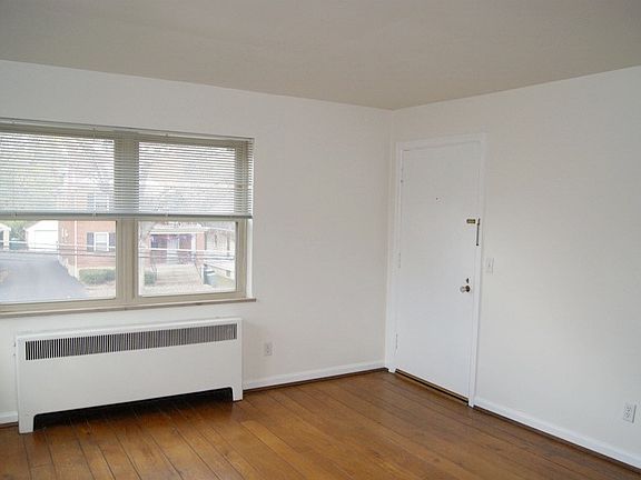 5th image of 4014 Paxton Ave APT C