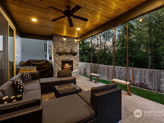 4th image of 17415 128th Avenue Ct E