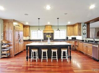 215 Terrace Dr, Tower Lakes, IL 60010