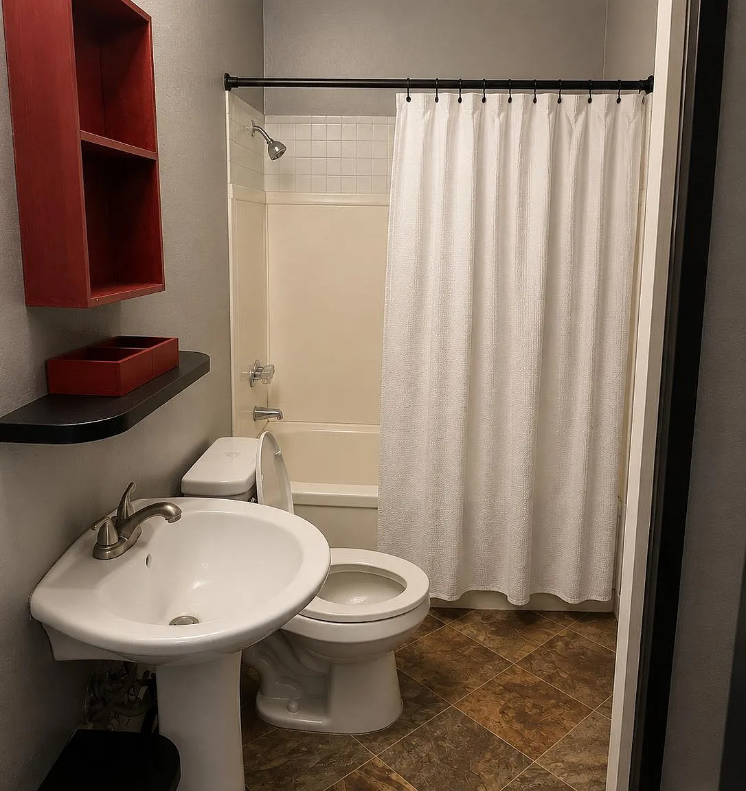 1 bed, 1.0 bath, 450 sqft, $1,139 — Photo 2
