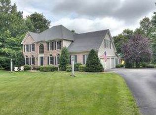 55 Hawk Dr, Bedford, NH 03110