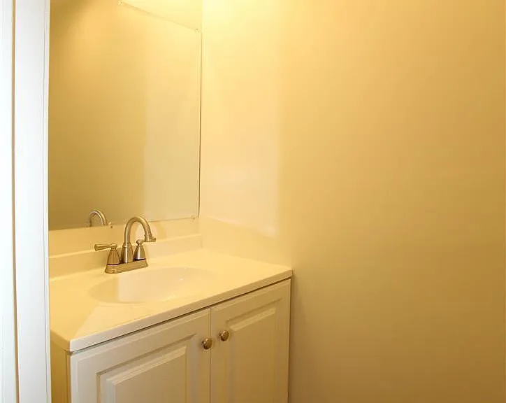 109 W Saint Joseph St — Photo 6