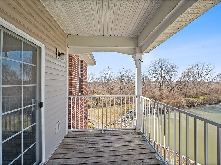 The Heights at Bridgewater — Photo 31