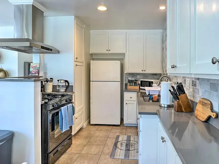 1570 N Coast Hwy #3 — Photo 3