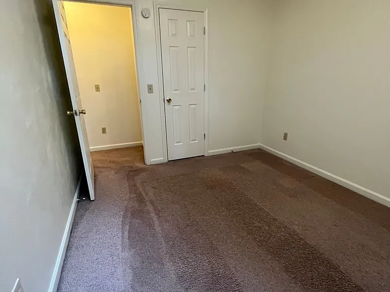 888 Patrick Henry Dr — Photo 18