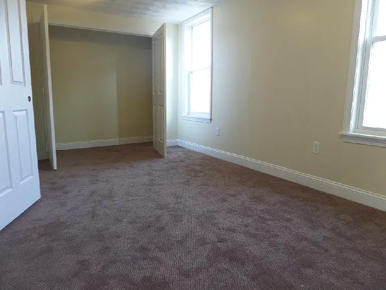 4 Douglass St — Photo 11