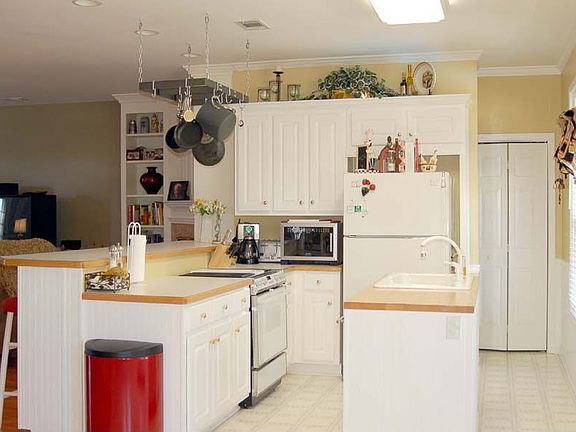 Great open kitchen!