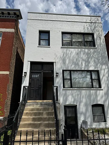 2242 W Erie St Photo 1