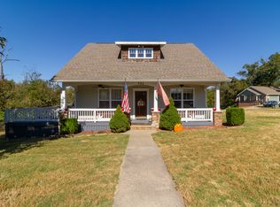 402 Love Ct, Gentry, AR 72734