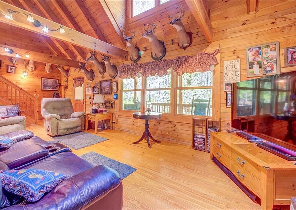 7th image of this home