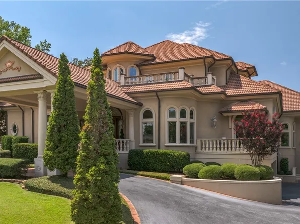 1402 Indian Hills Dr, Tuscaloosa, AL 35406