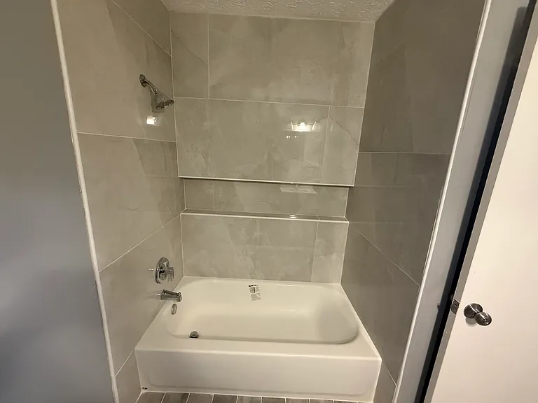 28 Walnut Ln #A — Photo 3