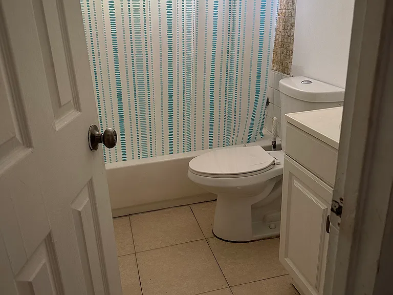 131 SE 5th St #1 — Photo 10