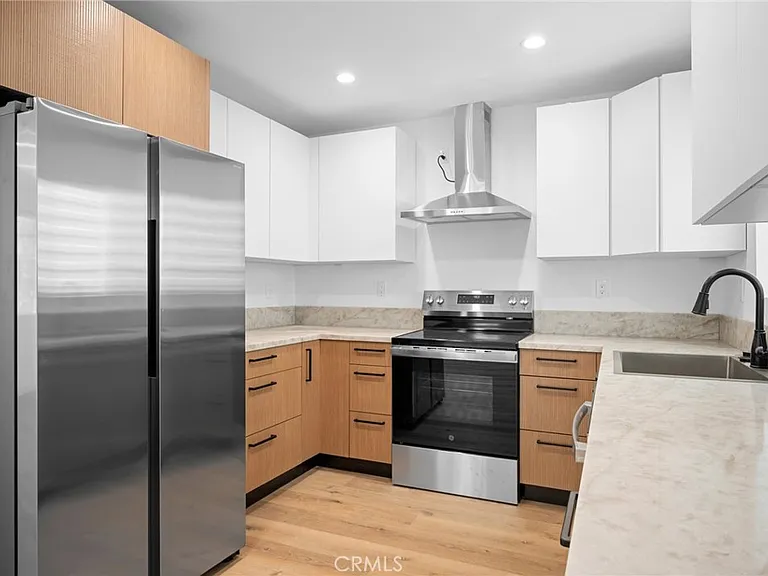 11049 Yarmouth Ave — Photo 11