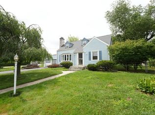 170 Nutmeg Rd, Bridgeport, CT 06610