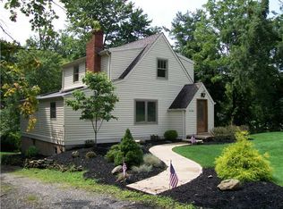 1036 Logan Rd, Bethel Park, PA 15102