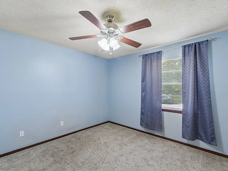 3401 E Noble Dr — Photo 25