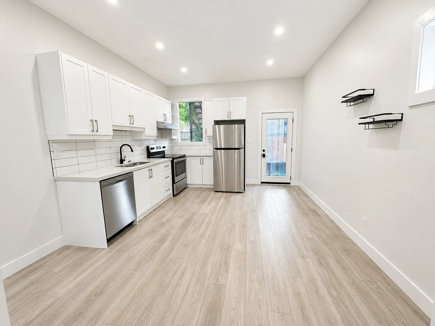 482 King Williams St - Unit 1 — Photo 2