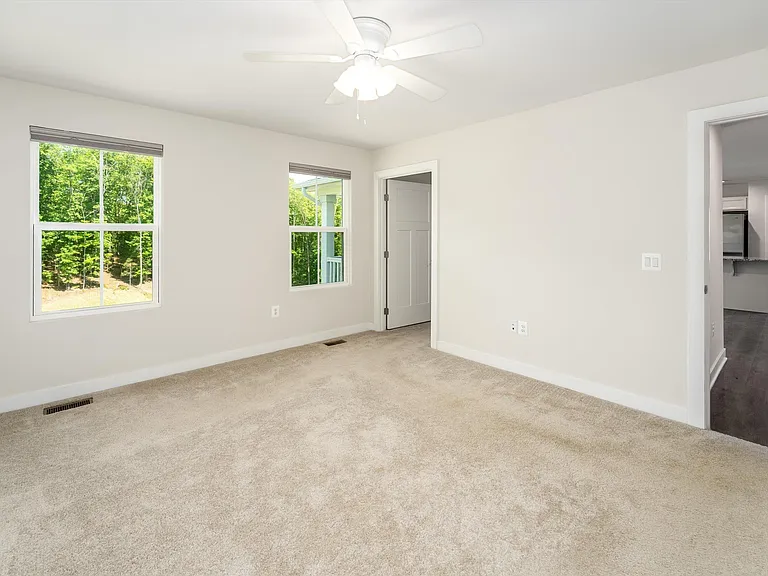 93 Archer Dr — Photo 38