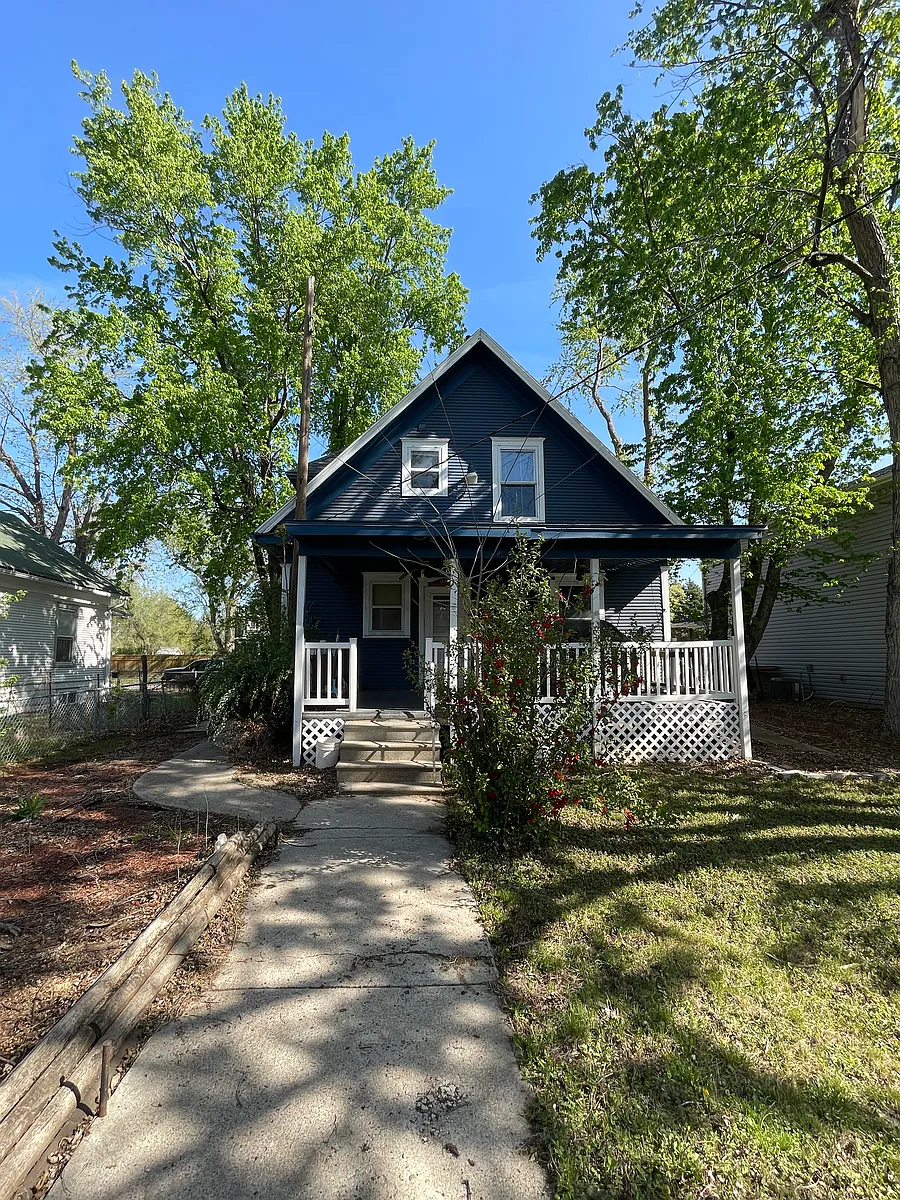 Building Photo - 2235 Holdrege St