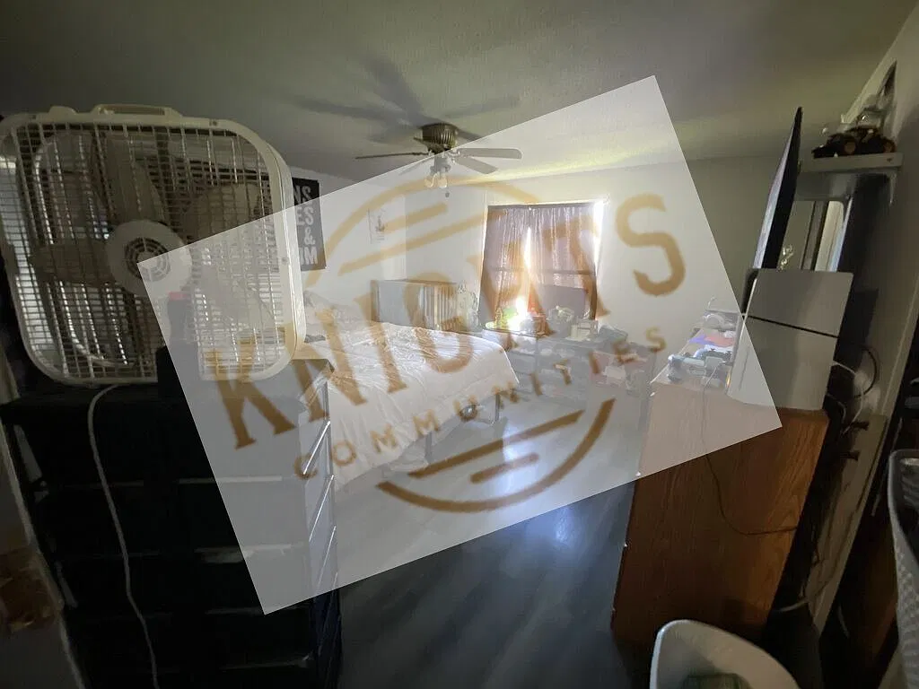2 bed, 1.0 bath, $425 — Photo 3