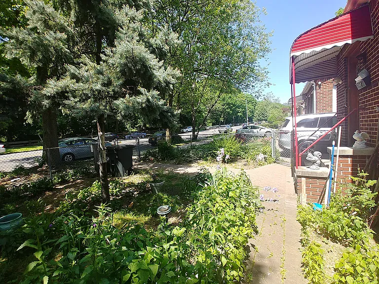 109-30 Park Ln S #1 — Photo 44