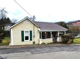 6 Summit St, Salem, WV 26426