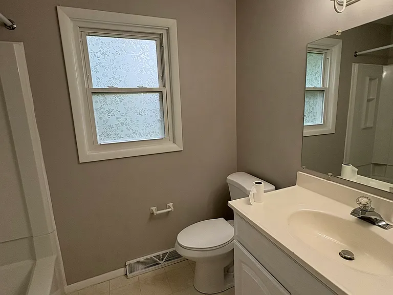 9237 White Oaks Cir — Photo 14