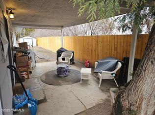 1011 W 3rd St, Grandview, WA 98930