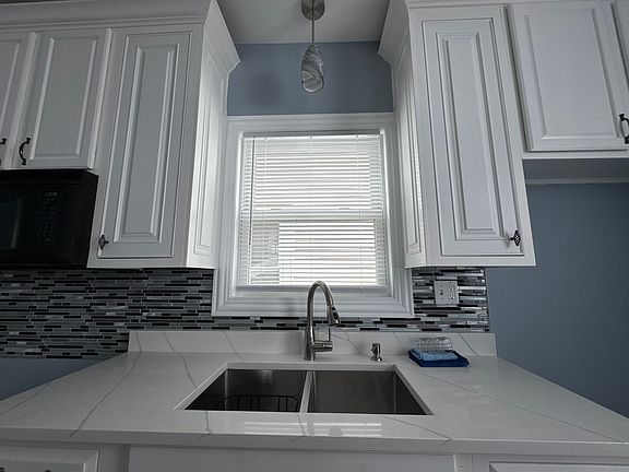 3rd image of 4829 S Wood St #R