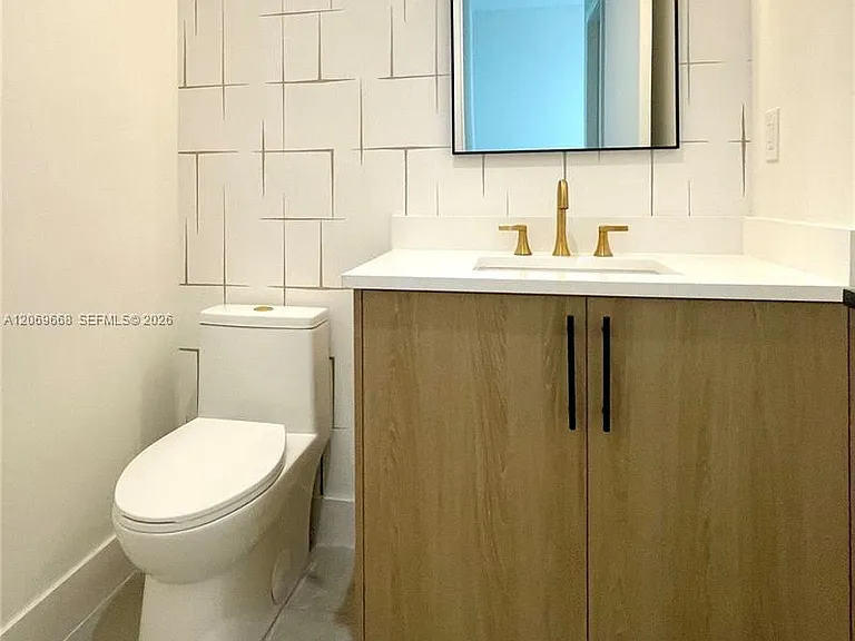 602 SW 7th Ave #0 — Photo 10