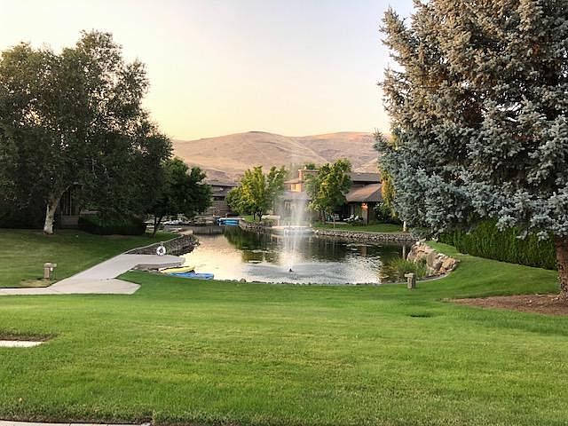 Willow Lake entrance!