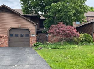 1105 Old Farm Rd, Lawrence, PA 15055