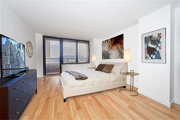 Sold by Park River | media 2