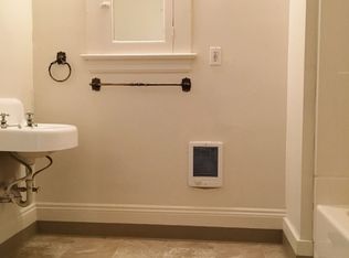 211 SE 12th Ave APT C, Portland, OR 97214