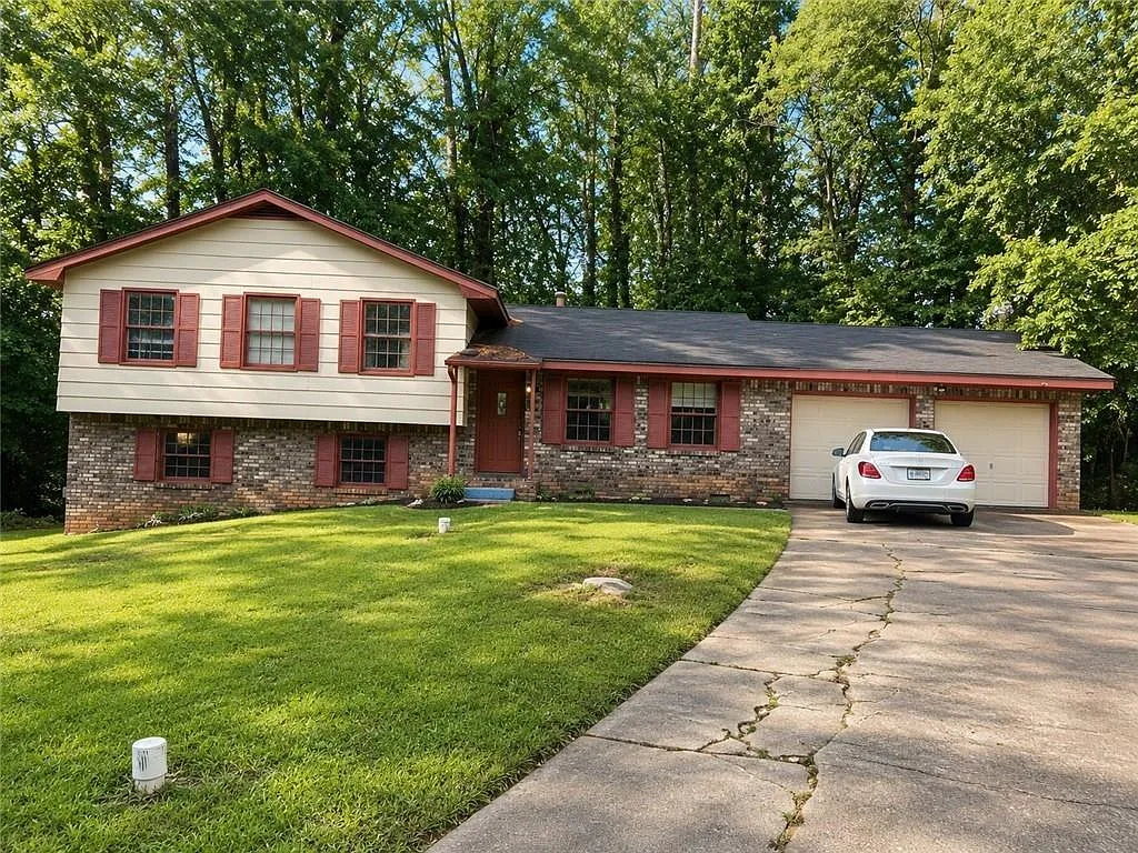 5 bed, 3.0 bath, 1903 sqft, $2,300 — Photo 1
