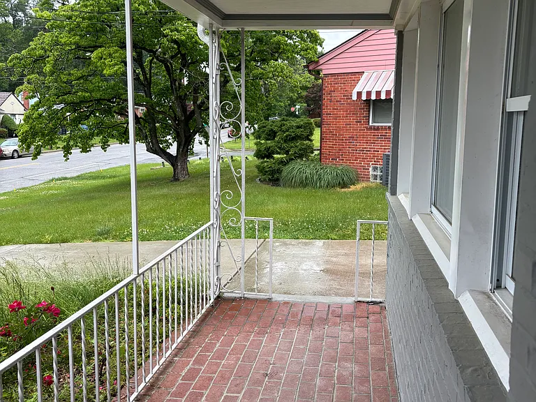2503 Berkley St — Photo 12