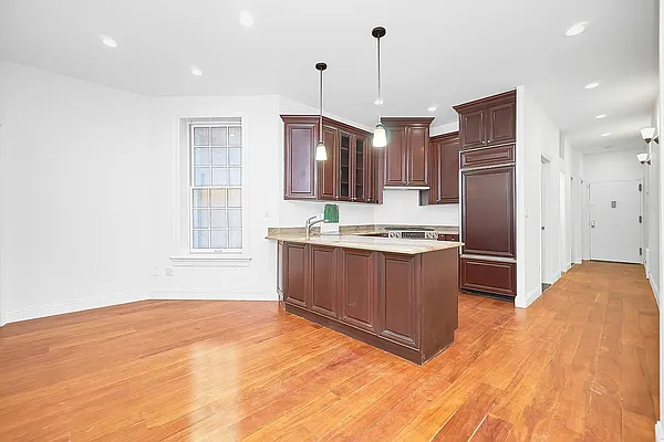 Rented by Keller Williams NYC | media 23