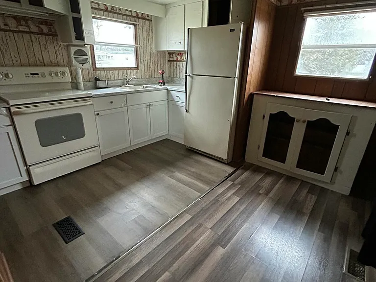 156 Doug Ln — Photo 2