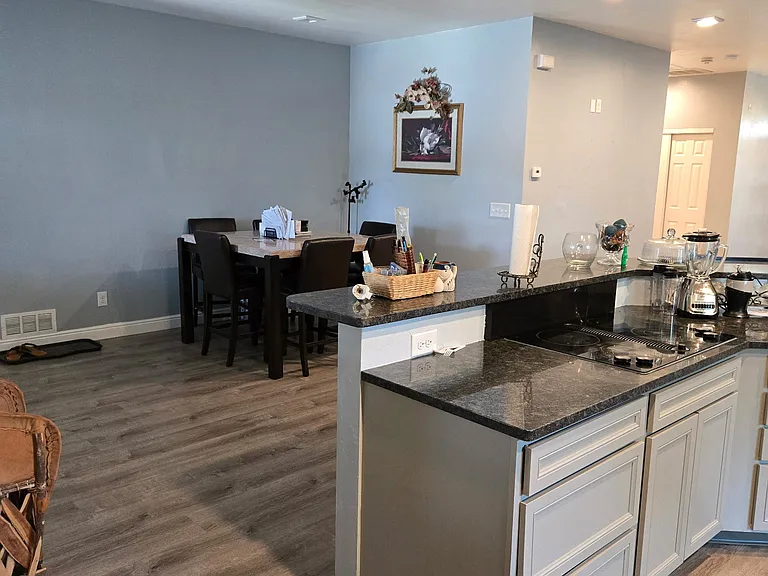 4127 Saint Paul St — Photo 10