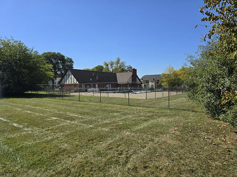 8643 Hickory Dr — Photo 7