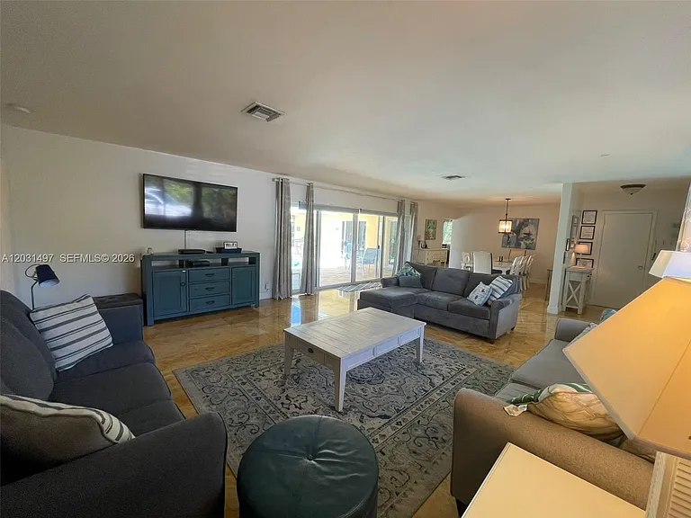 4410 N Buchanan St — Photo 21