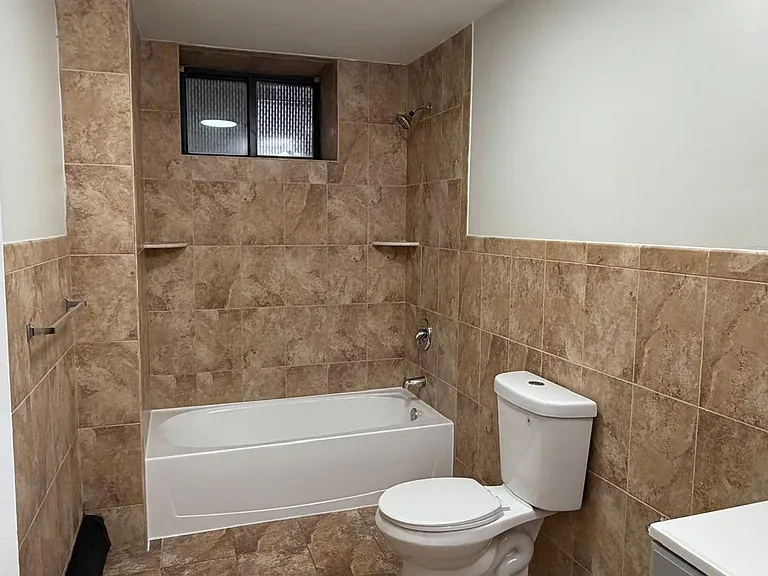 154 S Harrison St #1H — Photo 2
