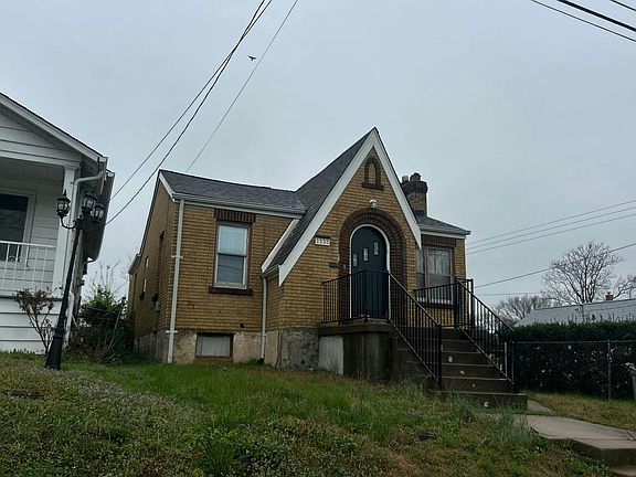 3rd image of 1133 Dammert Ave