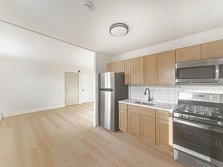 Fairfield Apartments — Photo 10
